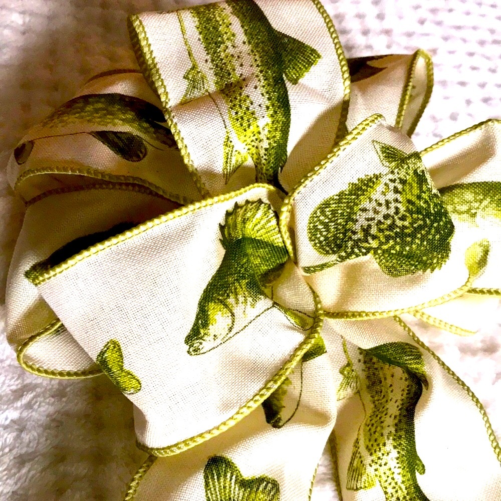 DIY Gone Fishing Wreath Gift Bow